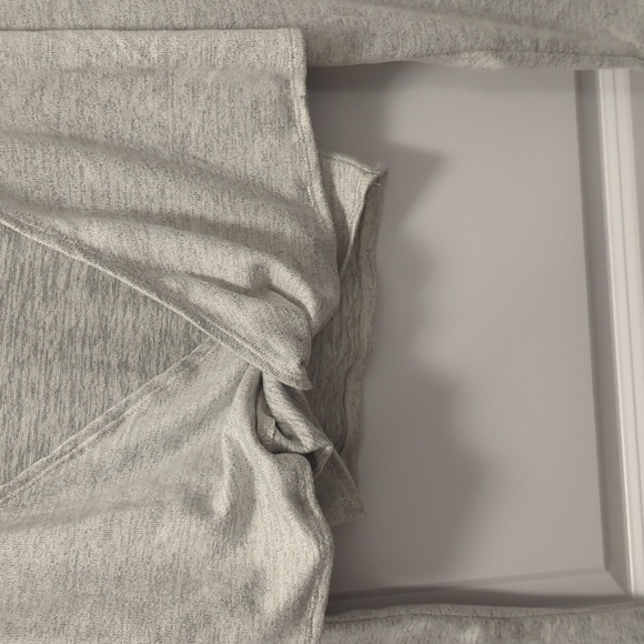 Joe Fresh x Sasha Exeter Gray Long Sleeve Knotted Top Size Large GUC - Picture 2 of 4